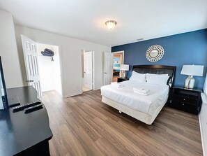 6 bedrooms, iron/ironing board, free WiFi, bed sheets