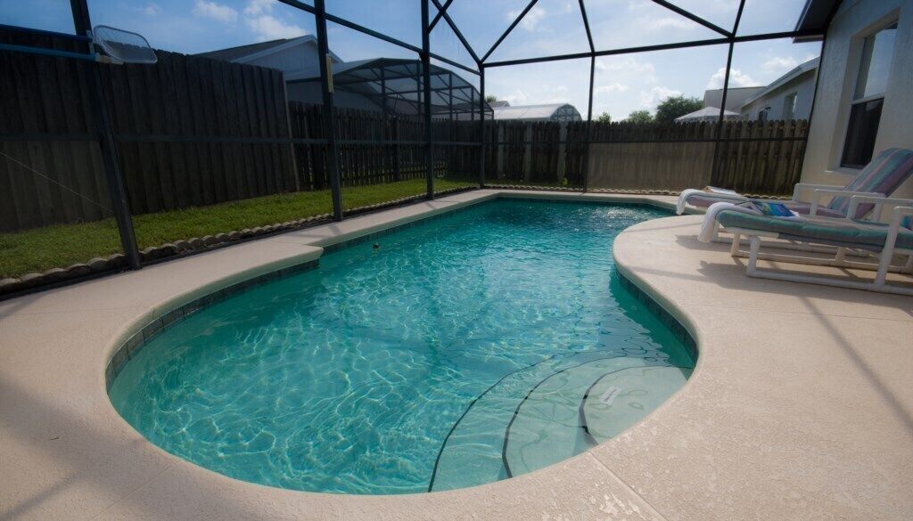 Lovely 3 bed 2 bath fenced pool home with games room at Indian Ridge Oaks close to Disney