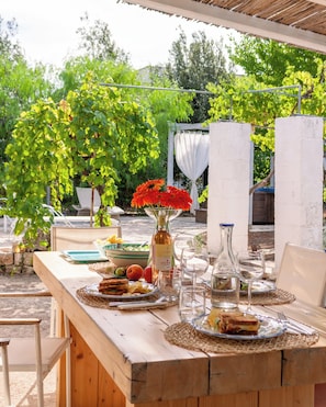 Outdoor dining