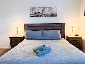 5 bedrooms, iron/ironing board, WiFi, bed sheets