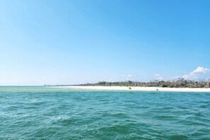 Windsurfen, kajakken, motorbootverhuur, vissen