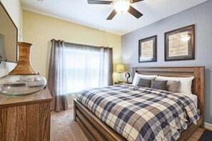 4 slaapkamers, een strijkplank/strijkijzer, wifi, beddengoed