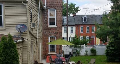 Lancaster City kotiin aidattu piha ja off street parking, kävele keskustaan