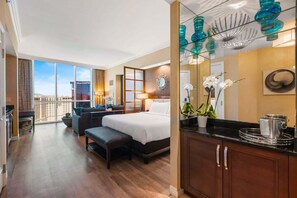 2 slaapkamers, een bureau, een strijkplank/strijkijzer, wifi