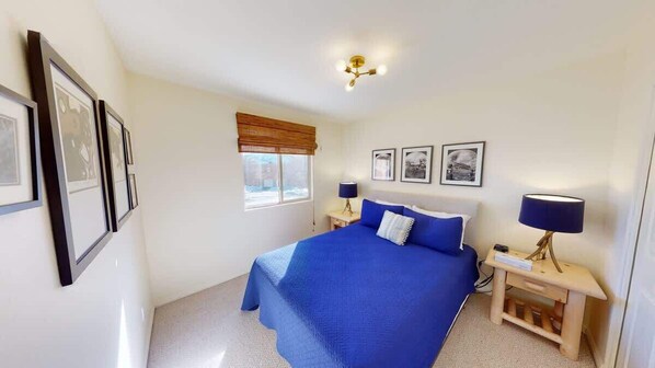 3 bedrooms, iron/ironing board, WiFi (free), bed sheets