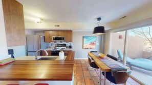 Coffee/tea maker, fridge, microwave, oven