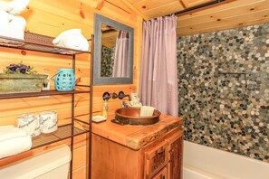 Combinazione doccia/vasca, asciugacapelli, asciugamani