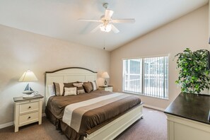 4 quartos, ferros/tábuas de passar roupa, Wi-Fi, roupa de cama