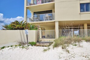 Exterior - Whaler 2A- Dive into Paradise! Book Your Stay Today! (Gulf Shores)