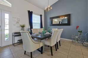 Dining - ✈ Solterra Resort - 5★ Clubhouse - Water Slides – Lazy River - Extended Pool ⛱ (Davenport)