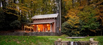 Cozy NEW Stainless Appliances & Grill - Hot Tub - King Bed - Fireplace