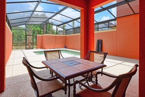 Dining - Modern Townhouse with private splashpool! Gated Resort w/ tons of amenities for Family Fun! Free wifi! (Kissimmee)