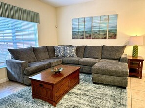 TV - Modern Townhouse with private splashpool! Gated Resort w/ tons of amenities for Family Fun! Free wifi! (Kissimmee)
