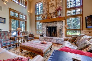 TV, fireplace, offices - Managed by Park City Lodging-Private Ski-In/Ski-Out Mtn Getaway in the Pines (PARK CITY)