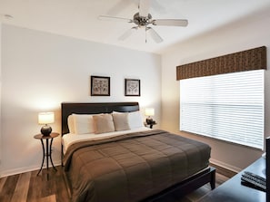 4 bedrooms, iron/ironing board, free WiFi, bed sheets - Paradise Palms Resort | Private Pool | 2 King Suites | 5 Min to Disney (Kissimmee)