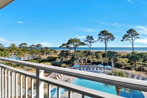 Property grounds - Oceanfront Paradise! Only Steps from the Beach (Hilton Head Island)