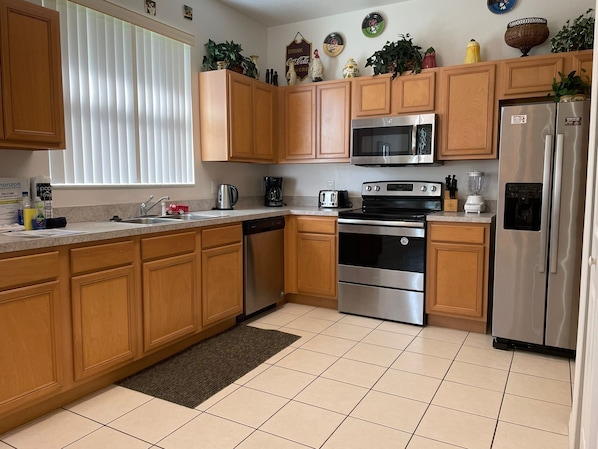 Fridge, microwave, oven, dishwasher