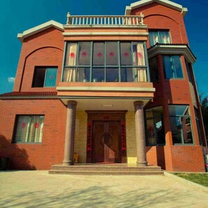 Fachada de la propiedad