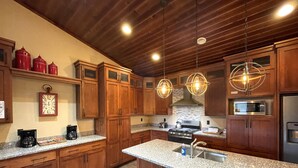 茶具/咖啡用具、冰箱、微波炉、烤箱