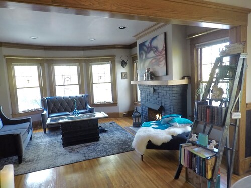 Down town Buffalo oasis, 20 minutes from the Niagara Falls