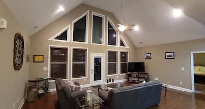 Newly Constructed Mountain Home with Garage!Wonderful Views, yet Close to Town!