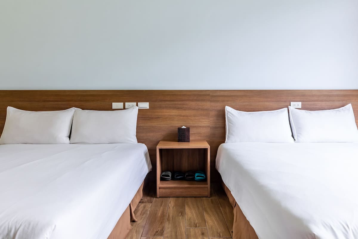 Superior Quadruple Room, Bathtub | Desk, blackout drapes, soundproofing, free WiFi