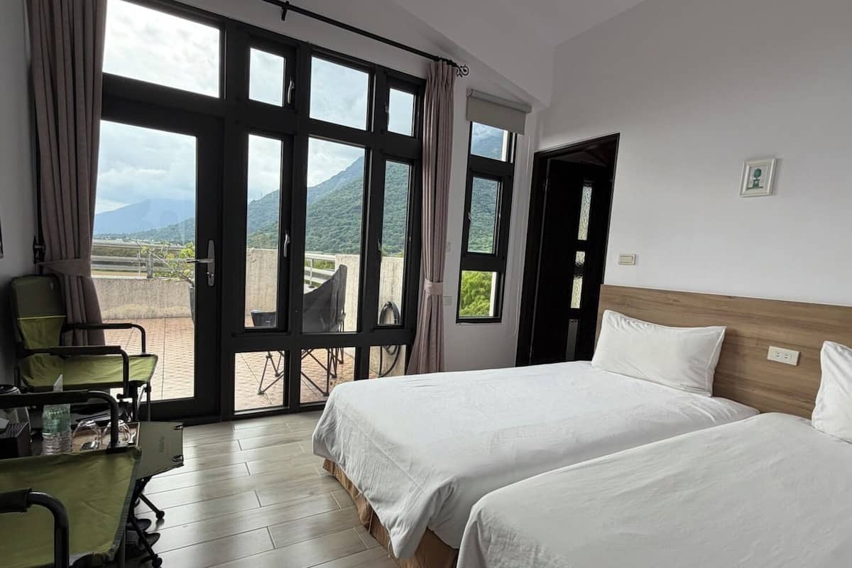 Tomannsrom – standard, terrasse | Skrivebord, blendingsgardiner, lydisolert og wi-fi (inkludert)