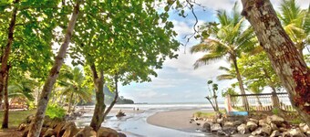 Beach Front Jaco House - Gated & Great Views - Steps to the Waves