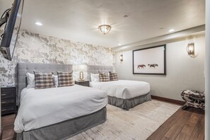 3 habitaciones, tabla de planchar con plancha y wifi gratis 