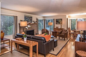 TV, fireplace, books, video library - 3759 Pacific Grove Retreat ~ 1 Block to Bay Trail (Pacific Grove)