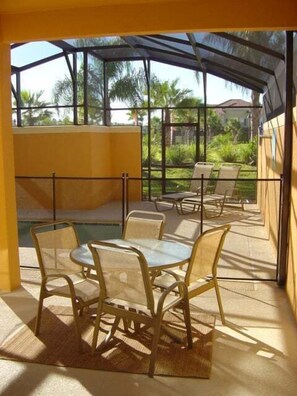 Dining - Newly Renovated | Walk to Clubhouse | South-Facing Pool Near Disney (Kissimmee)