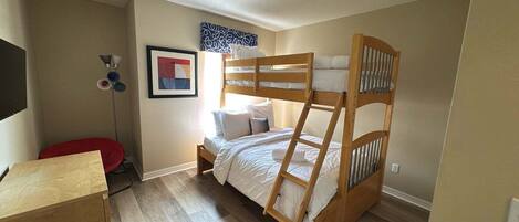 4 bedrooms, iron/ironing board, free WiFi, bed sheets