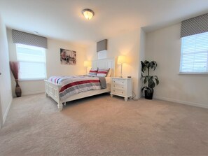 7 bedrooms, iron/ironing board, WiFi, bed sheets - Luxurious Home with Private Pool Upstairs  Games Room. 928 (Davenport)