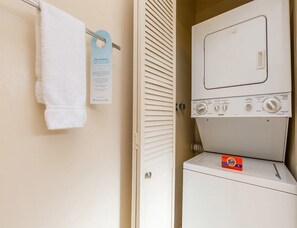 Interior - Sunsets and Surf! Penthouse w/Lanai, Free WiFi, Washer/Dryer – Waikīkī Shore PH08 (HONOLULU)