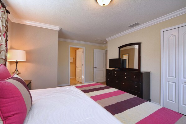 5 bedrooms, iron/ironing board, WiFi (free), bed sheets