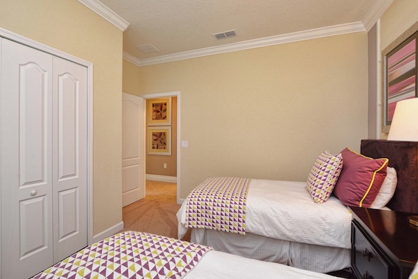 5 habitaciones, tabla de planchar con plancha y wifi gratis
