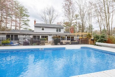 New Luxury 5BR3BTh Woodstock Secret Retreat Near all Ski MT Heated Pool& Hot Tub