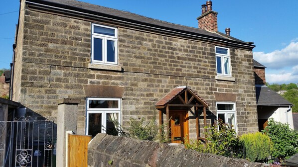 Exterior - Character cottage (18c) on the edge of historic Belper (Belper)