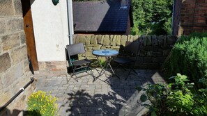 Outdoor dining - Character cottage (18c) on the edge of historic Belper (Belper)