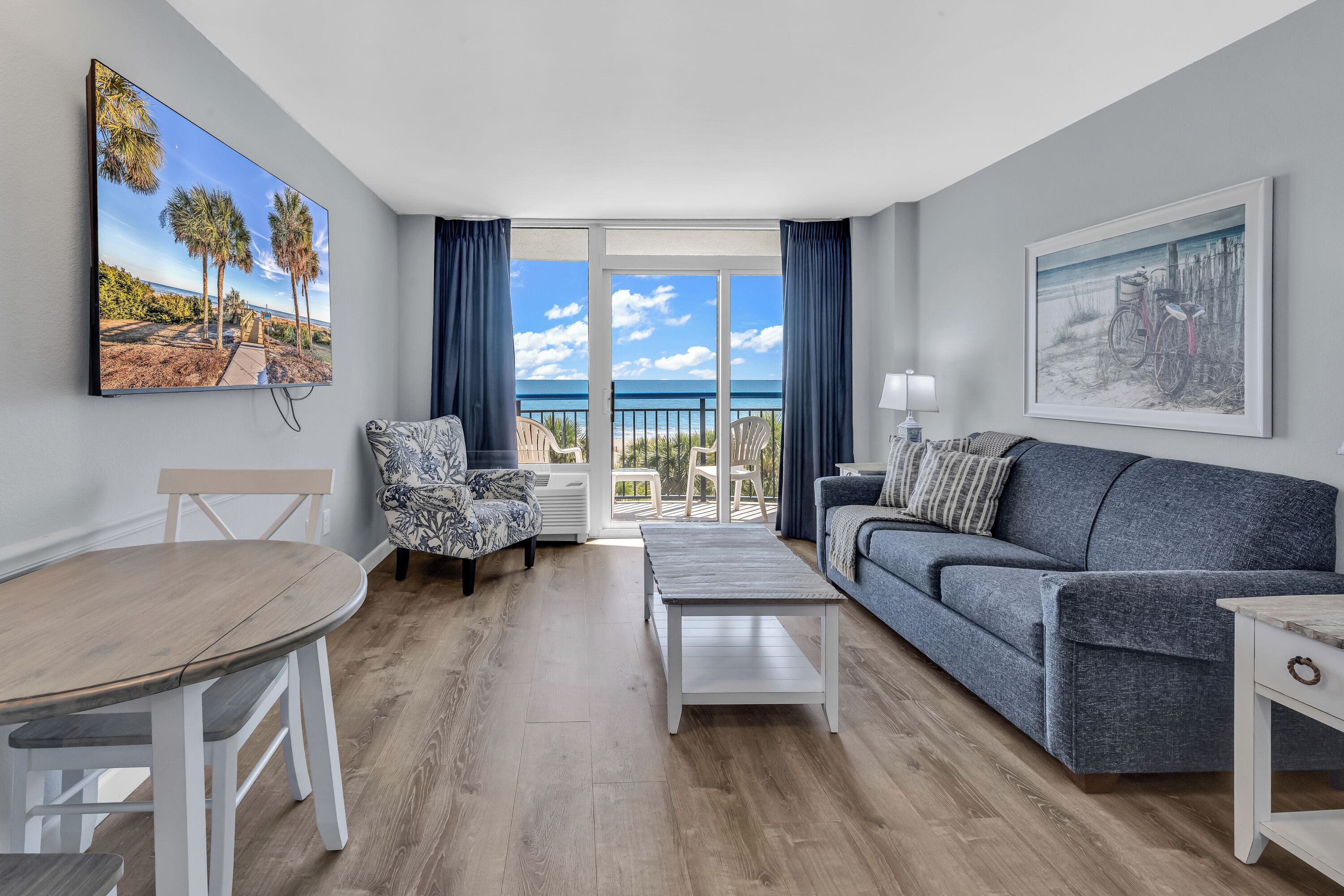 独特公寓式客房, 1 间卧室, 阳台, 海洋景观 | 客厅 | 40-英寸智能电视（配备数码频道）