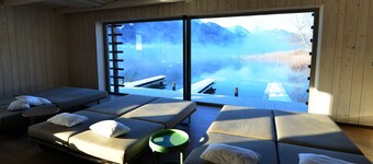 Apartment with garden, balcony & private beach 4d