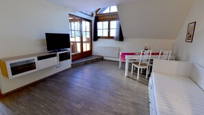 1 bedroom, iron/ironing board, WiFi, bed sheets - Apartment with garden, balcony & private beach 4d (Oberdorf)