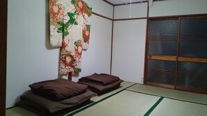 和室 (3) | デスク、WiFi (無料)、客室ごとに異なる装飾、客室ごとに異なるインテリア
