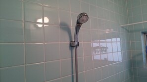 Tradisjonelt rom (Japanese Style, 2) | Dusj på badet