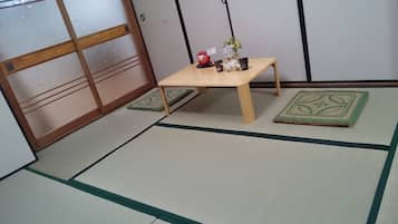 Japanese Style Room (3) | Individually decorated, individually furnished, desk, free WiFi