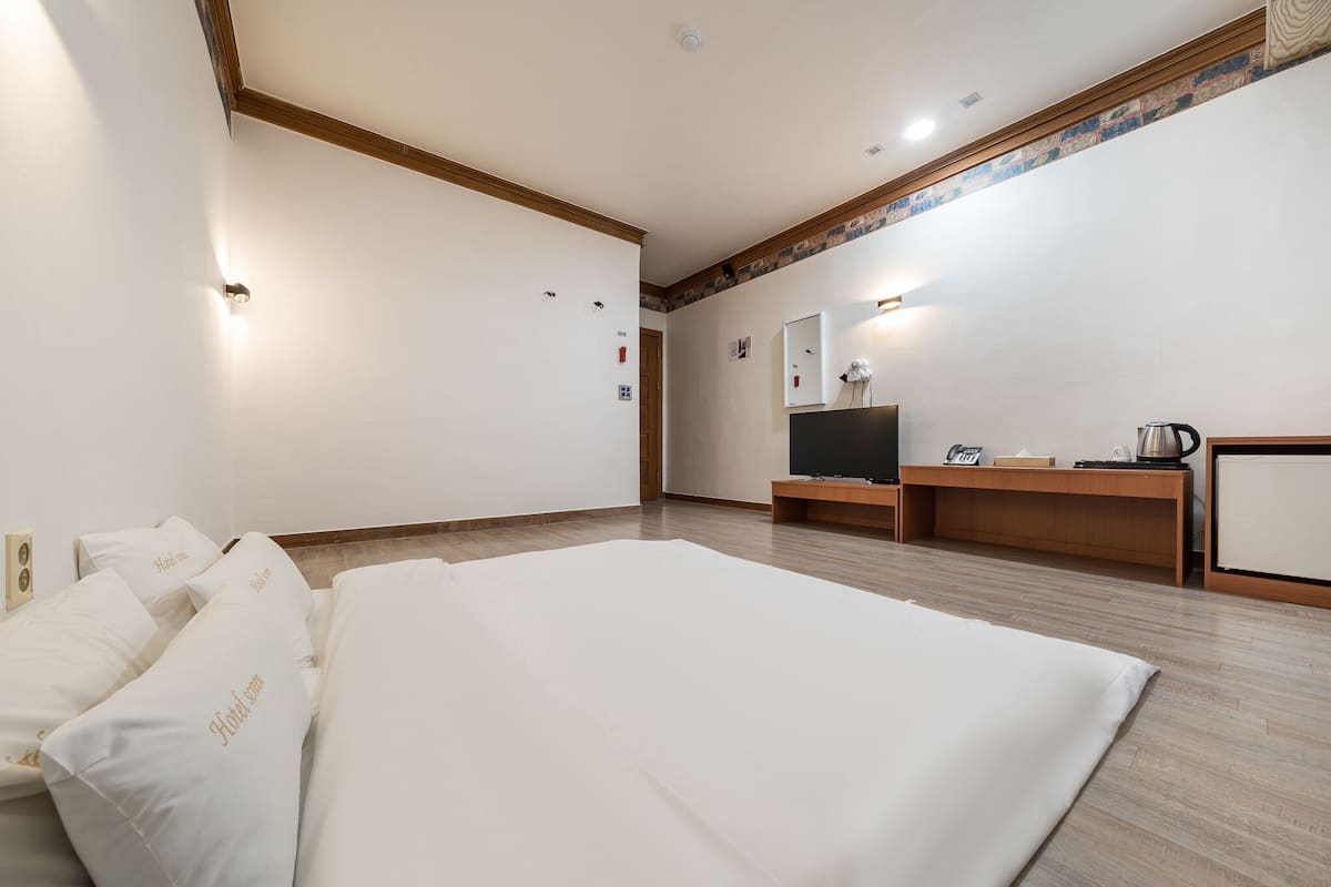 Hinoki Ondol Room | Articles gratuits dans le mini-bar, Wi-Fi gratuit, draps fournis