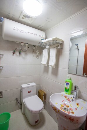 Doppia Superior | Bagno | Doccia, set di cortesia gratuito, asciugacapelli, pantofole