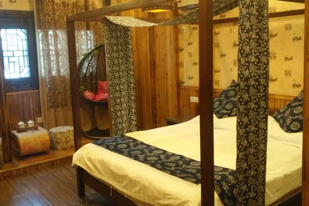 Deluxe-Doppelzimmer | Schreibtisch, Verdunkelungsvorhänge, kostenloses WLAN