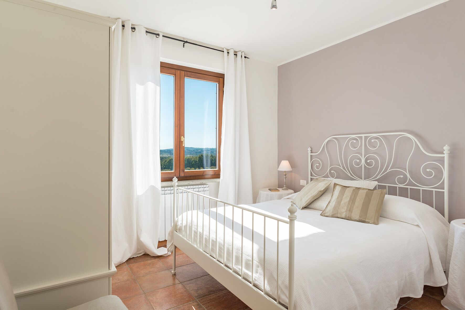 4 Schlafzimmer, Schreibtisch, Bügeleisen/Bügelbrett, Reisekinderbett