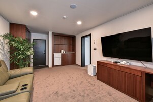 Suíte júnior, vista para o mar | Comodidades do quarto